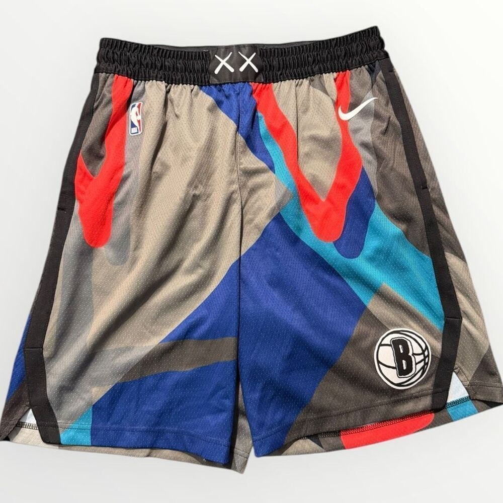 Nike Dri-FIT x Kaws Brooklyn Nets 2023/24 City Edition Swingman Shorts size L